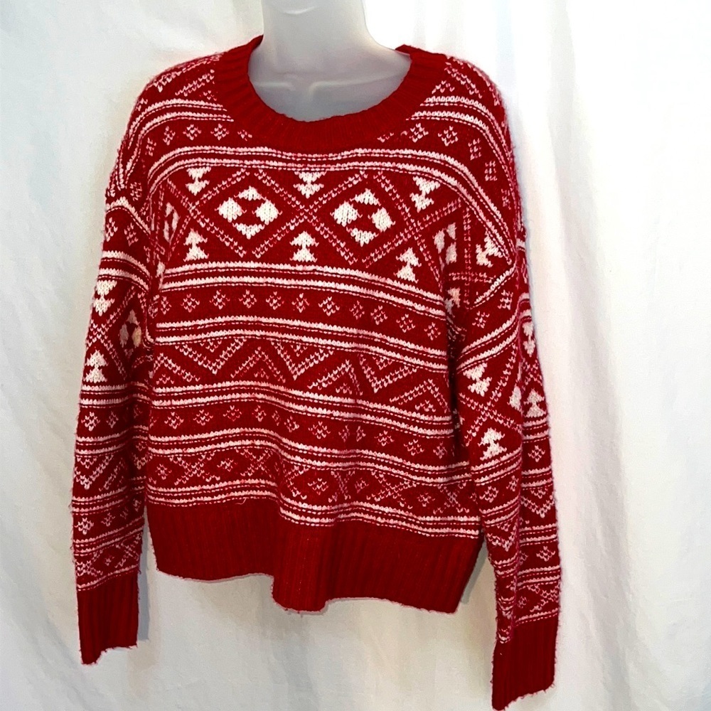 American Eagle Red and White Knit Cropped Sweater Size Small